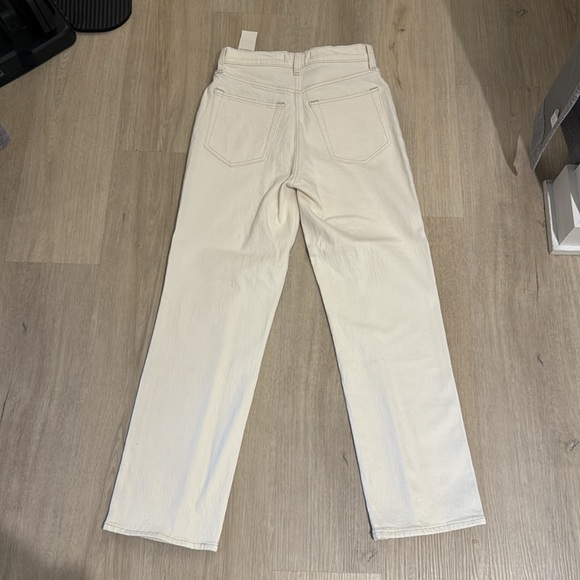 Abercrombie & Fitch Cream Ultra High Rise ‘90s Straight-Leg Jeans - Picture 2 of 4